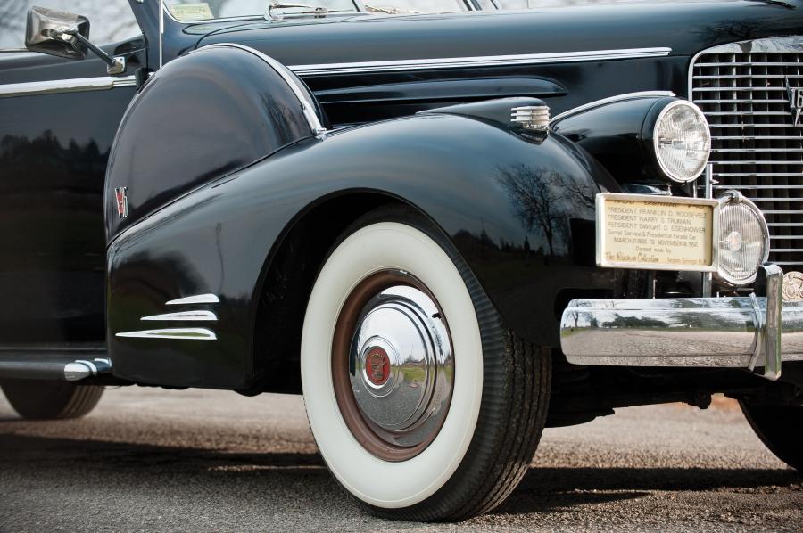  Cadillac V16 Presidential Convertible Parade Limousine by Fleetwood 1938 года  (фото 16 из 57)